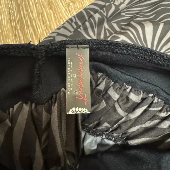 Free People FP Movement Black All Strapped Onesie Jumpsuit Harem Pants Size XS - Picture 7 of 15